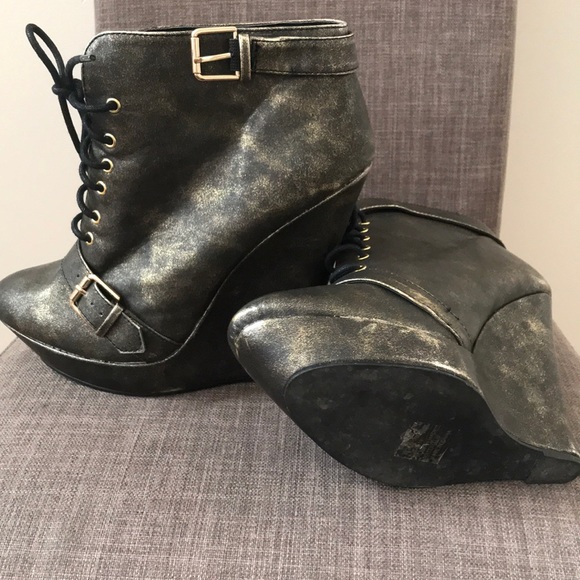 Colin Stuart Gold & Green Wedge - Picture 4 of 4